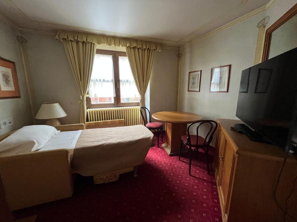 Hotel Posta R.T.A. Madonna Extérieur photo