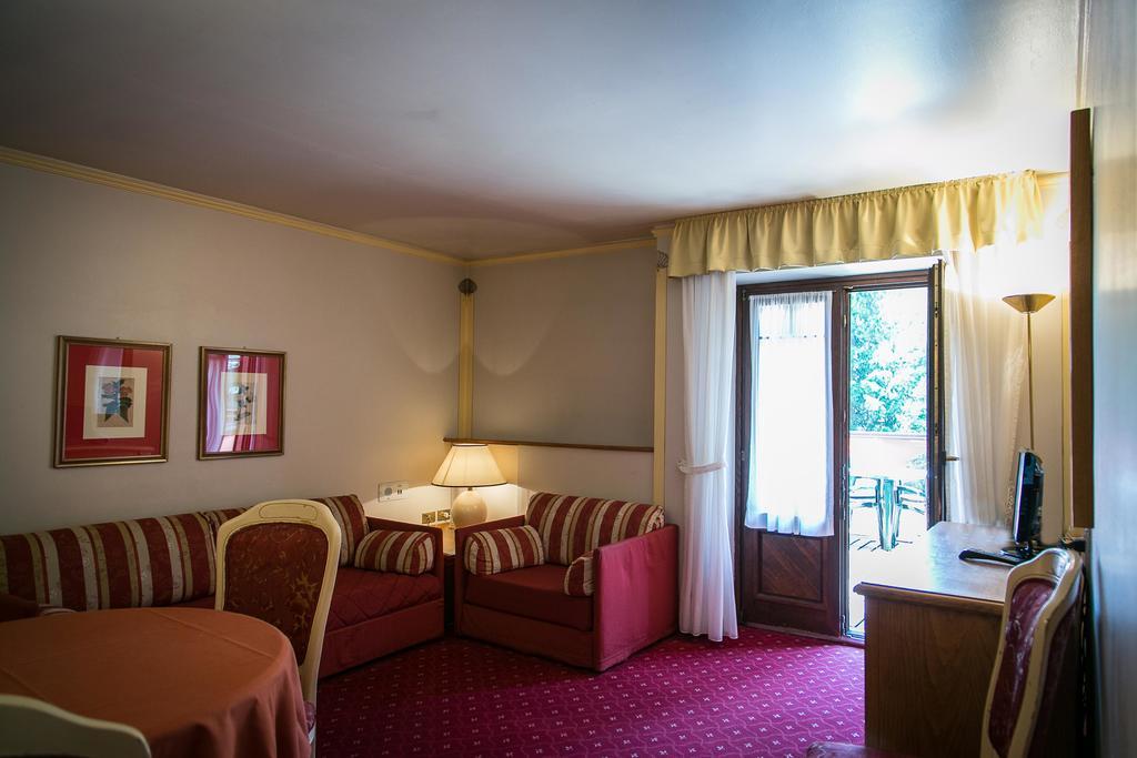 Hotel Posta R.T.A. Madonna Extérieur photo