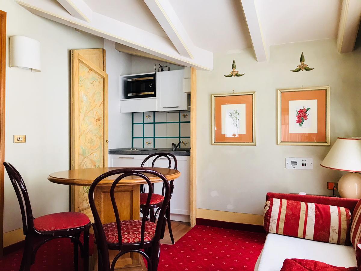 Hotel Posta R.T.A. Madonna Extérieur photo
